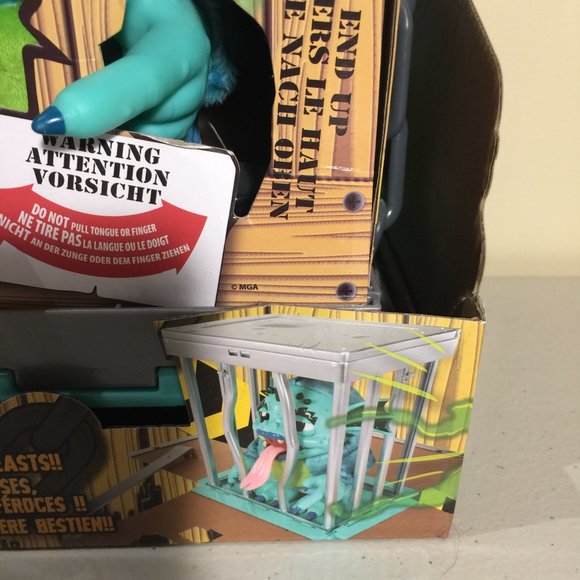 Crate Creatures Surprise Croak Monster in Crate - Picture 7 of 16
